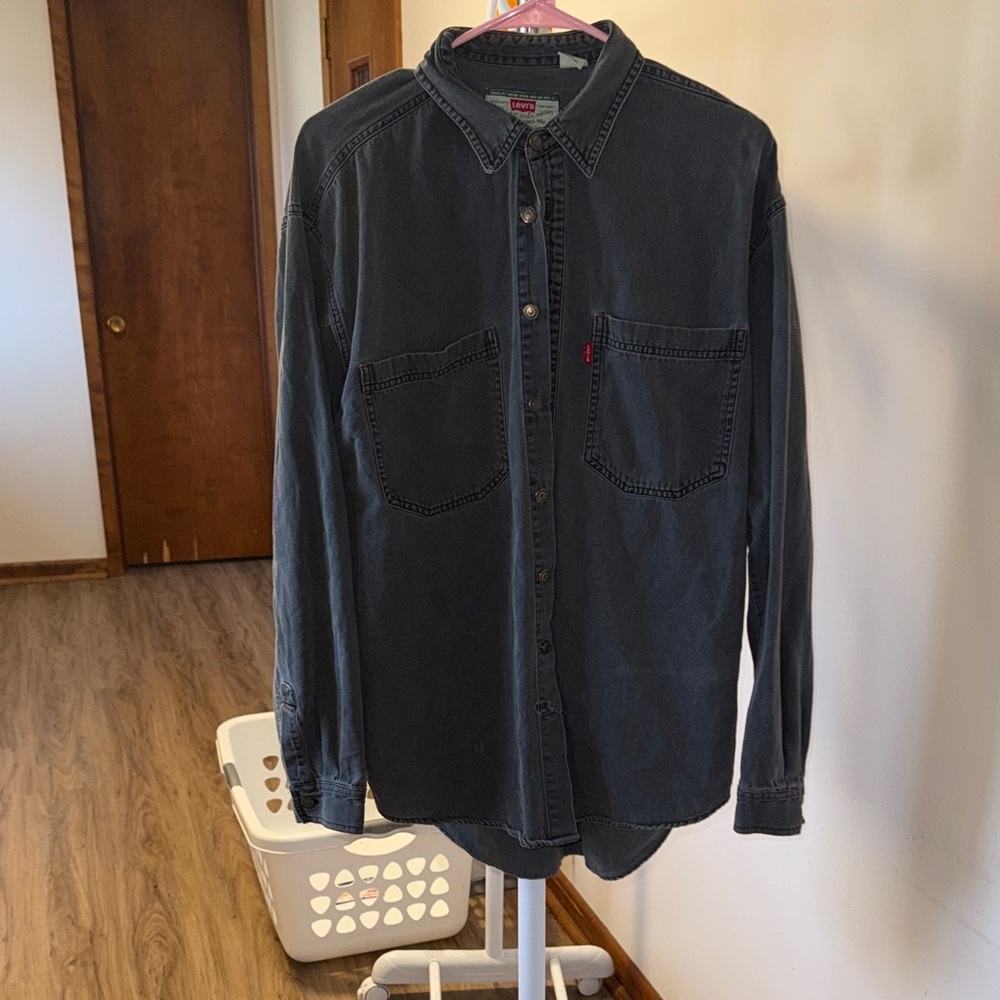 Levi's Men's Dark Gray Casual Shirt